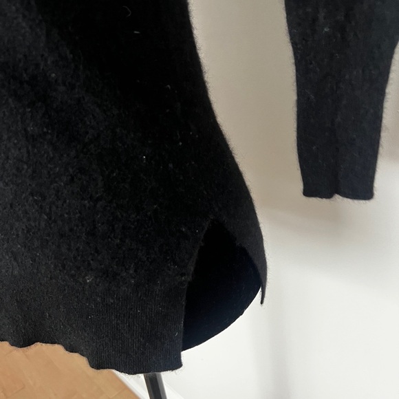 Classic Cashmere Black Sweater size S - Picture 6 of 7